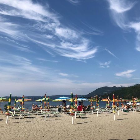 Appartamento Lido 'With Parking Space Included' Toscolano Maderno Bagian luar foto