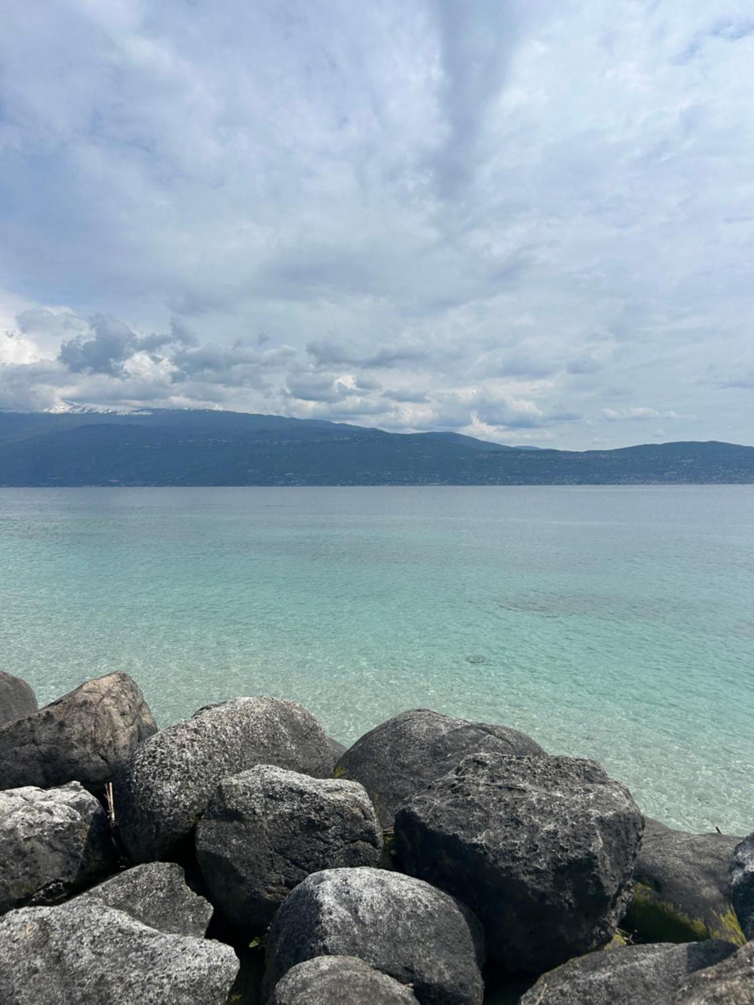 Appartamento Lido 'With Parking Space Included' Toscolano Maderno Bagian luar foto