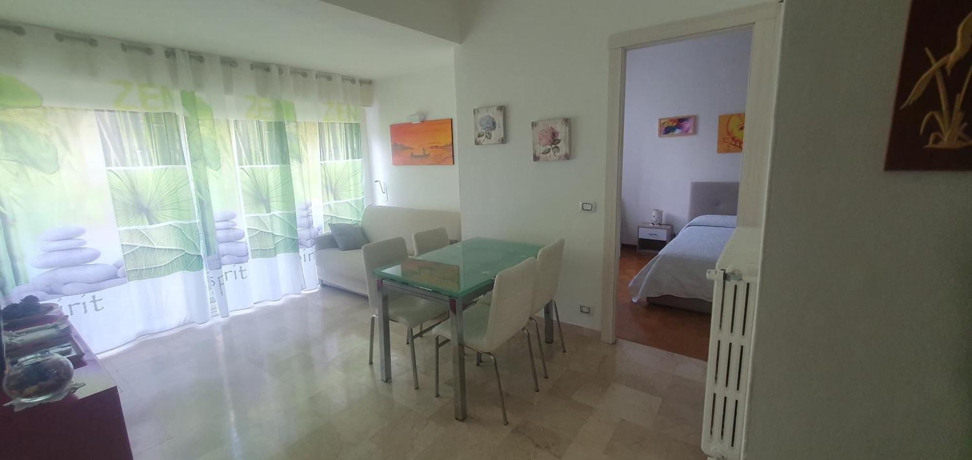 Appartamento Lido 'With Parking Space Included' Toscolano Maderno Ruang foto