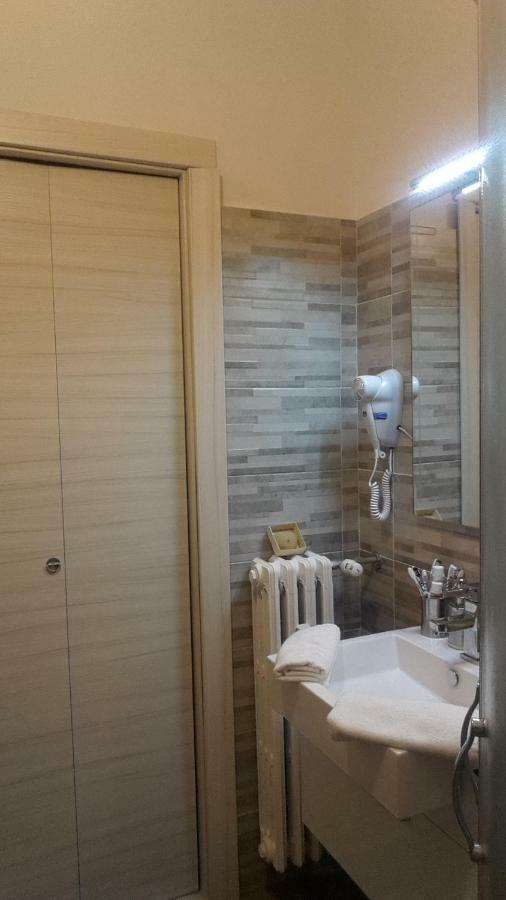 Appartamento Lido 'With Parking Space Included' Toscolano Maderno Bagian luar foto